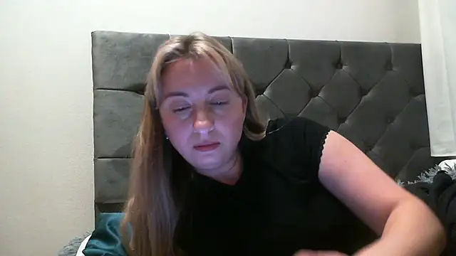 Snapshot of SusanCurt chatting on October 18, 6:52 pm SusanCurt online show from October 18, 6:52 pm