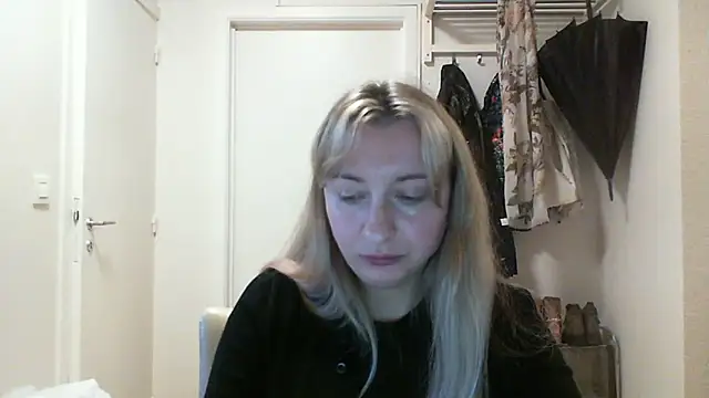 Snapshot of SusanCurt chatting on October 24, 9:06 am SusanCurt online show from October 24, 9:06 am