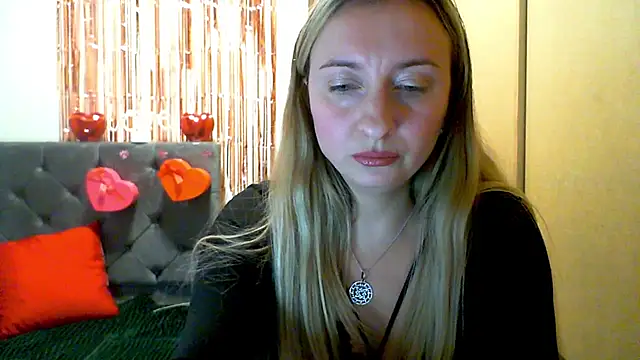 SusanCurt online show from February 12, 2:34 pm