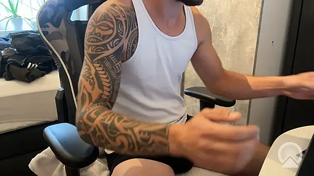 Snapshot of bigdick19cm90 chatting on October 4, 1:20 pm bigdick19cm90 online show from October 4, 1:20 pm