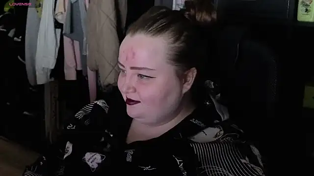 Snapshot of EMMA__CONNOR chatting on October 15, 12:11 am EMMA  CONNOR online show from October 15, 12:11 am