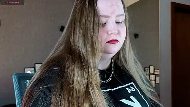 Snapshot of EMMA__CONNOR chatting on October 20, 5:24 pm EMMA  CONNOR online show from October 20, 5:24 pm