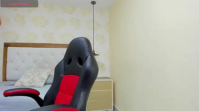 Snapshot of clarisKlein chatting on October 3, 3:47 am clarisKlein online show from October 3, 3:47 am