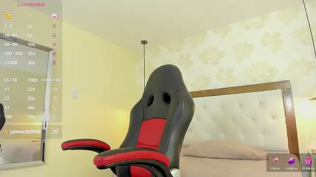 Snapshot of clarisKlein chatting on October 4, 3:59 am clarisKlein online show from October 4, 3:59 am