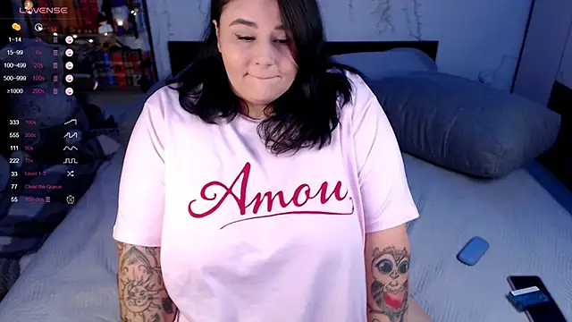 naughtykiss online show from November 6, 4:57 am