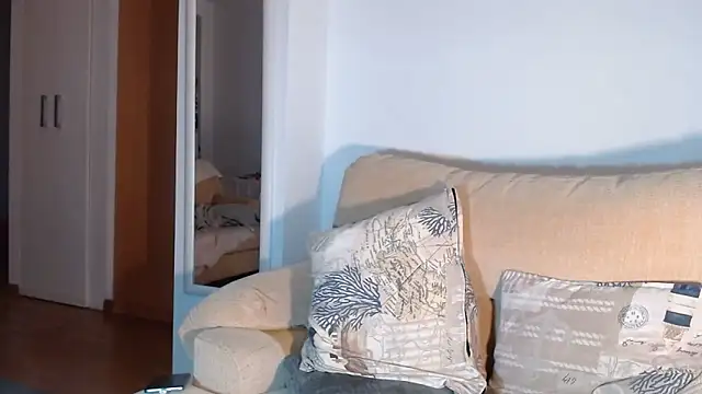 Snapshot of camil_sexx1 chatting on September 29, 9:14 am camil sexx1 online show from September 29, 9:14 am