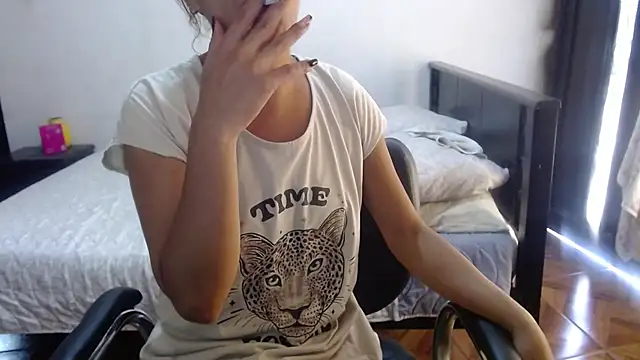 Snapshot of sensual_nataliee chatting on July 7, 2:43 pm sensual nataliee online show from July 7, 2:43 pm