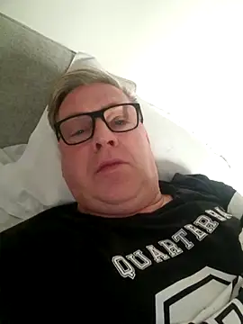 Snapshot of RobertStripX chatting on December 15, 9:03 am RobertStripX online show from December 15, 9:03 am