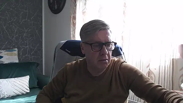 Snapshot of RobertStripX chatting on March 14, 10:32 am RobertStripX online show from March 14, 10:32 am