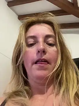 moniquerainx online show from April 20, 3:37 pm