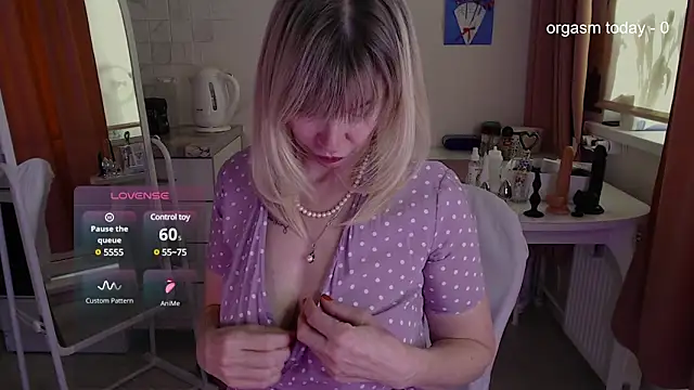 Snapshot of JuliaVilnet chatting on March 11, 5:16 am JuliaVilnet online show from March 11, 5:16 am