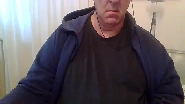 Snapshot of ANONIMO7735 chatting on October 5, 5:28 am ANONIMO7735 online show from October 5, 5:28 am