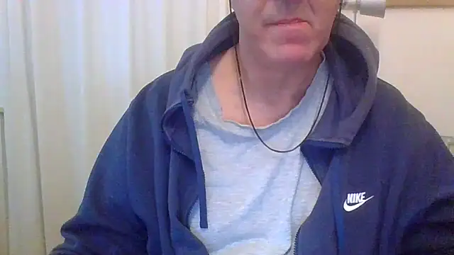 Snapshot of ANONIMO7735 chatting on November 10, 5:28 am ANONIMO7735 online show from November 10, 5:28 am