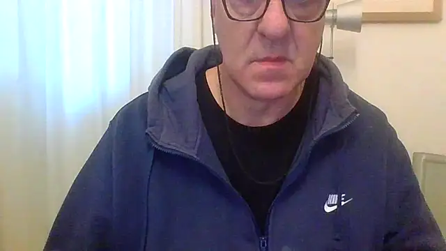 Snapshot of ANONIMO7735 chatting on November 12, 5:52 am ANONIMO7735 online show from November 12, 5:52 am