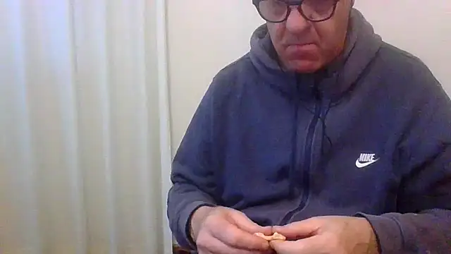 Snapshot of ANONIMO7735 chatting on May 1, 3:44 am ANONIMO7735 online show from May 1, 3:44 am