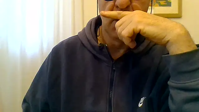 Snapshot of ANONIMO7735 chatting on May 3, 4:29 am ANONIMO7735 online show from May 3, 4:29 am