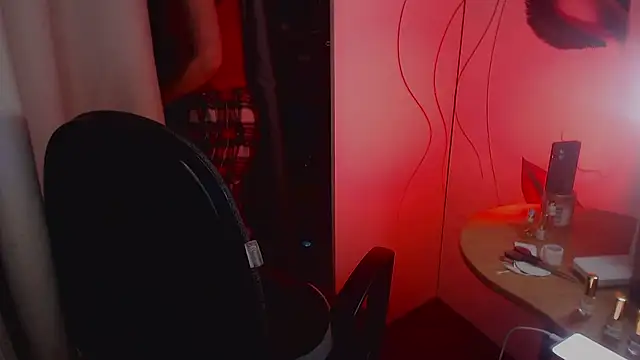 Snapshot of JohansonKatie chatting on January 12, 3:49 am JohansonKatie online show from January 12, 3:49 am