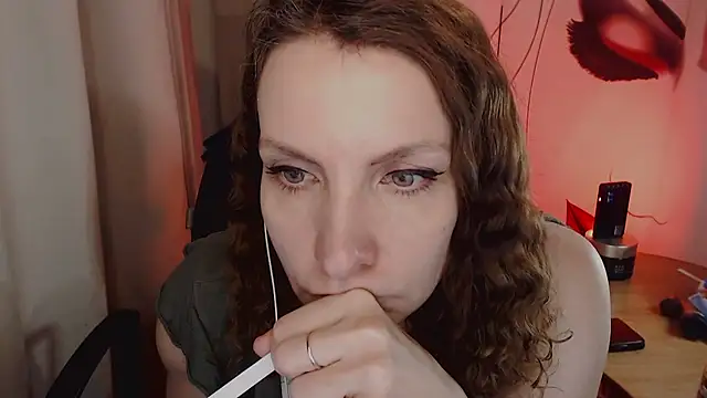 Snapshot of JohansonKatie chatting on January 27, 2:24 pm JohansonKatie online show from January 27, 2:24 pm