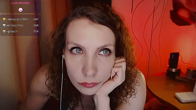 Snapshot of JohansonKatie chatting on February 2, 4:48 am JohansonKatie online show from February 2, 4:48 am