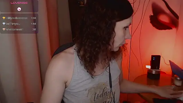 Snapshot of JohansonKatie chatting on February 14, 3:15 pm JohansonKatie online show from February 14, 3:15 pm