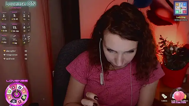 Snapshot of JohansonKatie chatting on February 24, 9:20 pm JohansonKatie online show from February 24, 9:20 pm