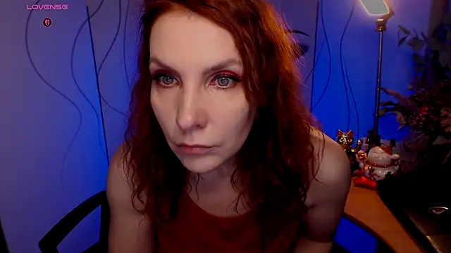 Snapshot of JohansonKatie chatting on December 3, 7:16 am JohansonKatie online show from December 3, 7:16 am