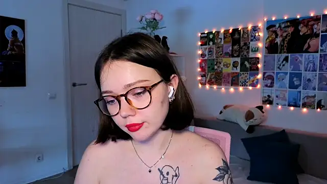 MilenaSaint online show from February 19, 2:55 am