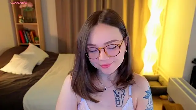 MilenaSaint online show from March 8, 3:43 am