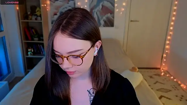 MilenaSaint online show from April 21, 3:46 am