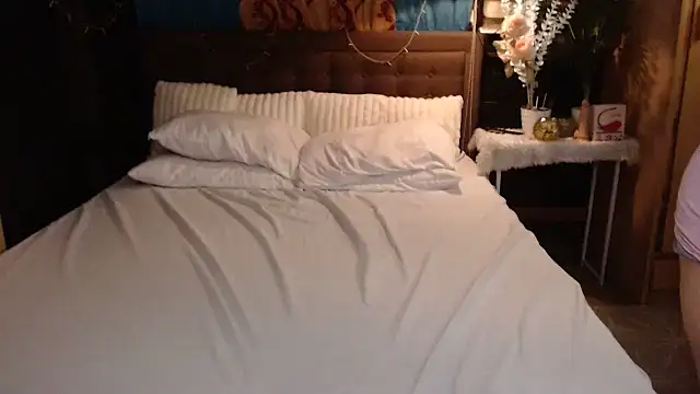 Snapshot of xheavenlytrans chatting on November 15, 12:23 pm xheavenlytrans online show from November 15, 12:23 pm