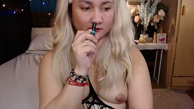 Snapshot of xheavenlytrans chatting on November 29, 2:25 am xheavenlytrans online show from November 29, 2:25 am