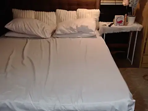 Snapshot of xheavenlytrans chatting on December 4, 12:58 pm xheavenlytrans online show from December 4, 12:58 pm