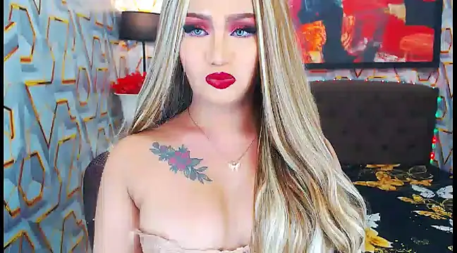 KylieMaxwellCaulfield TS online show from December 11, 1:47 am