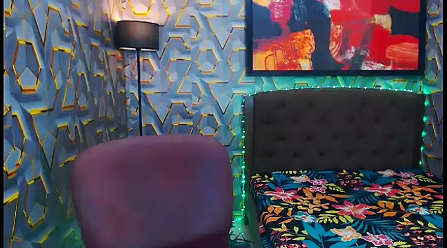 KylieMaxwellCaulfield TS online show from December 19, 1:28 am