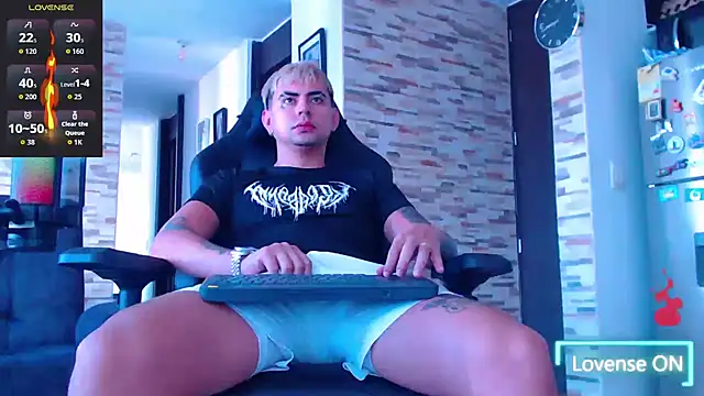 Snapshot of Lobito_xxxl chatting on June 11, 8:18 pm Lobito xxxl online show from June 11, 8:18 pm