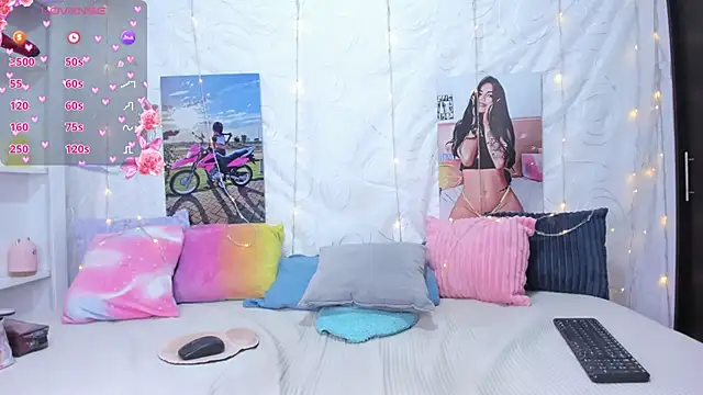 Snapshot of bianca_lindaa chatting on October 31, 11:22 am bianca lindaa online show from October 31, 11:22 am