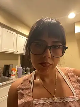Snapshot of Evie-Luna chatting on October 22, 2:45 am Evie-Luna online show from October 22, 2:45 am