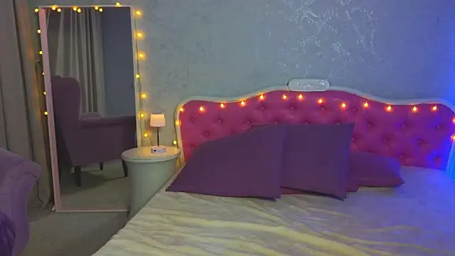 Ariana Petite online show from February 23, 11:14 pm