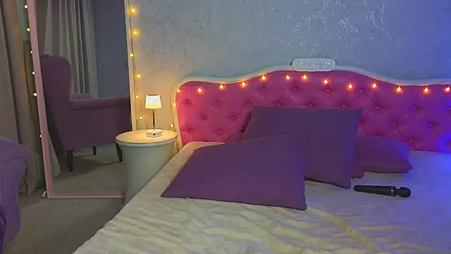 Ariana Petite online show from February 24, 2:19 am