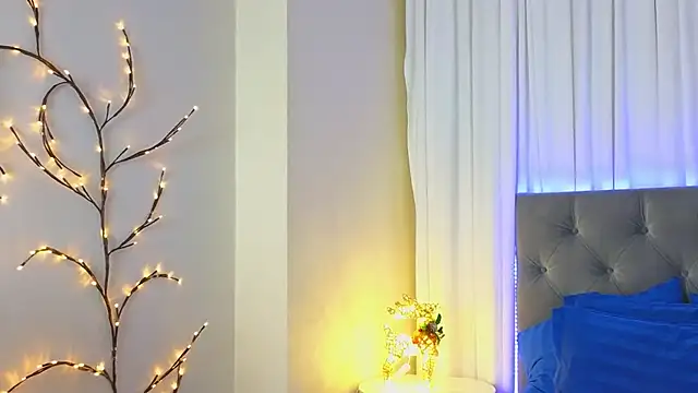 Ariana Petite online show from January 9, 12:13 am