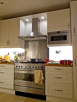 theSecretBallerino online show from December 27, 7:18 am