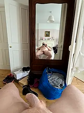 theSecretBallerino online show from February 21, 11:55 am