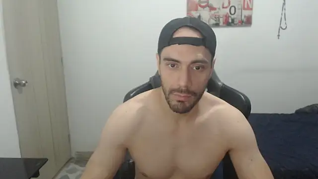 Snapshot of samuelgarcia_ chatting on March 29, 6:13 am samuelgarcia online show from March 29, 6:13 am