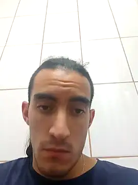 Snapshot of TommyMomentum chatting on December 17, 5:40 am TommyMomentum online show from December 17, 5:40 am