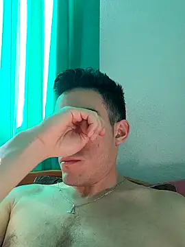 Snapshot of TommyMomentum chatting on October 8, 12:36 pm TommyMomentum online show from October 8, 12:36 pm