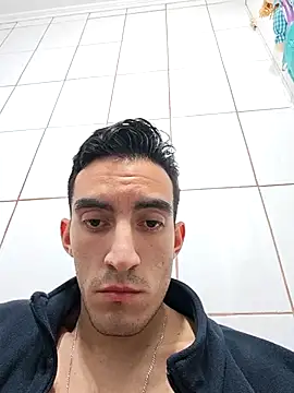 Snapshot of TommyMomentum chatting on October 12, 5:28 am TommyMomentum online show from October 12, 5:28 am