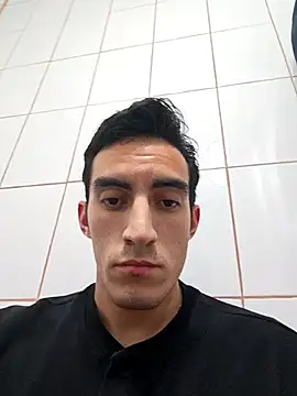 Snapshot of TommyMomentum chatting on November 6, 5:08 am TommyMomentum online show from November 6, 5:08 am