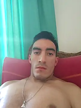 Snapshot of TommyMomentum chatting on November 16, 6:13 pm TommyMomentum online show from November 16, 6:13 pm