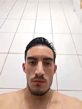 Snapshot of TommyMomentum chatting on December 2, 8:15 pm TommyMomentum online show from December 2, 8:15 pm