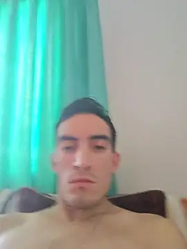 Snapshot of TommyMomentum chatting on December 3, 9:57 pm TommyMomentum online show from December 3, 9:57 pm